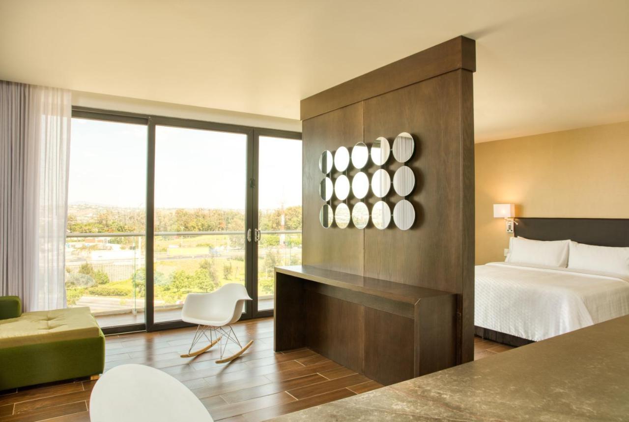 Hotel Fiesta Guadalajara Aeropuerto 4*
