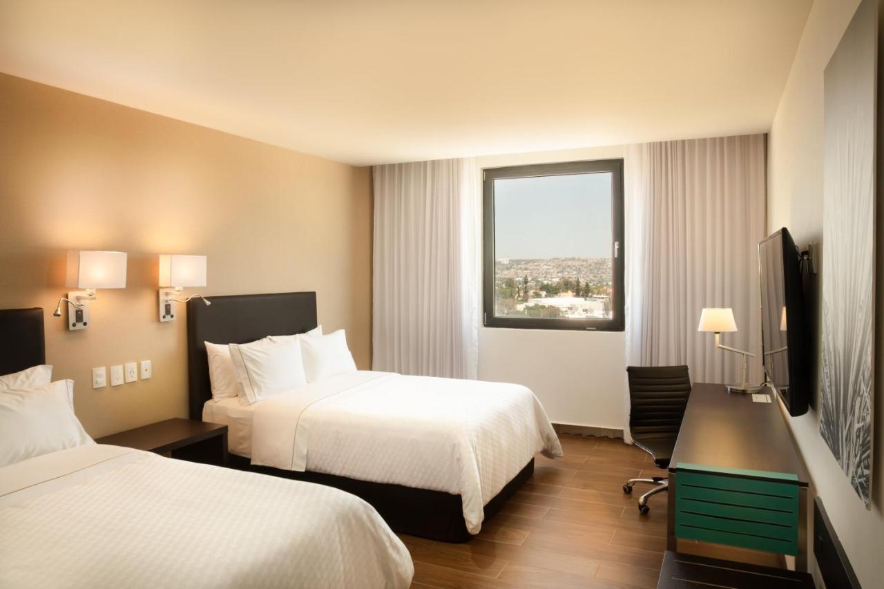Hotel Fiesta Guadalajara Aeropuerto Las Pintas